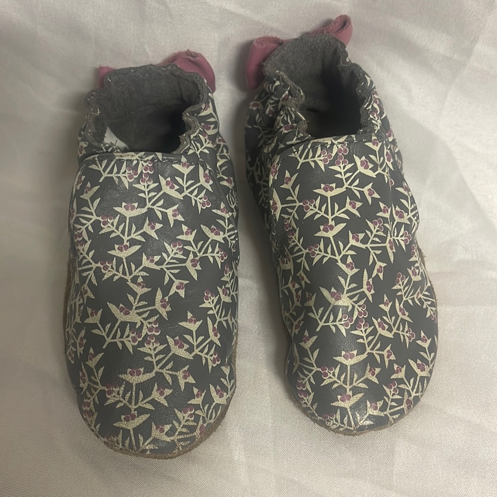 Robeez mocs